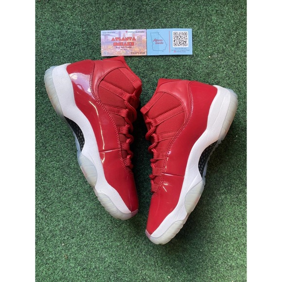 Athletic_Shoes